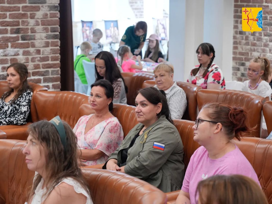 В Кирове стартовал федеральный проект «За любовь», направленный на поддержку жен участников СВО, ожидающих ребенка или воспитывающих детей до трех лет В Кирове стартовал федеральный проект «За любовь», направленный на поддержку жен участников СВО, ожидающих ребенка или воспитывающих детей до трех лет