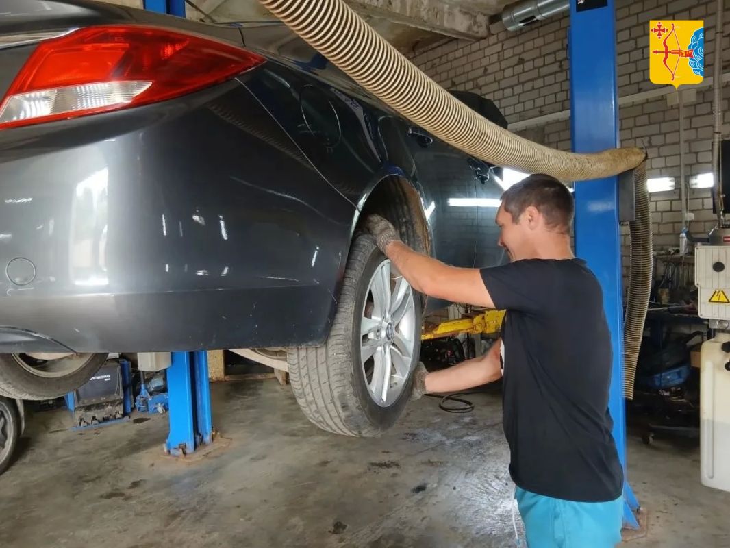 Многодетный отец Денис Коснырев при помощи соцконтракта открыл автомастерскую Многодетный отец Денис Коснырев при помощи соцконтракта открыл автомастерскую