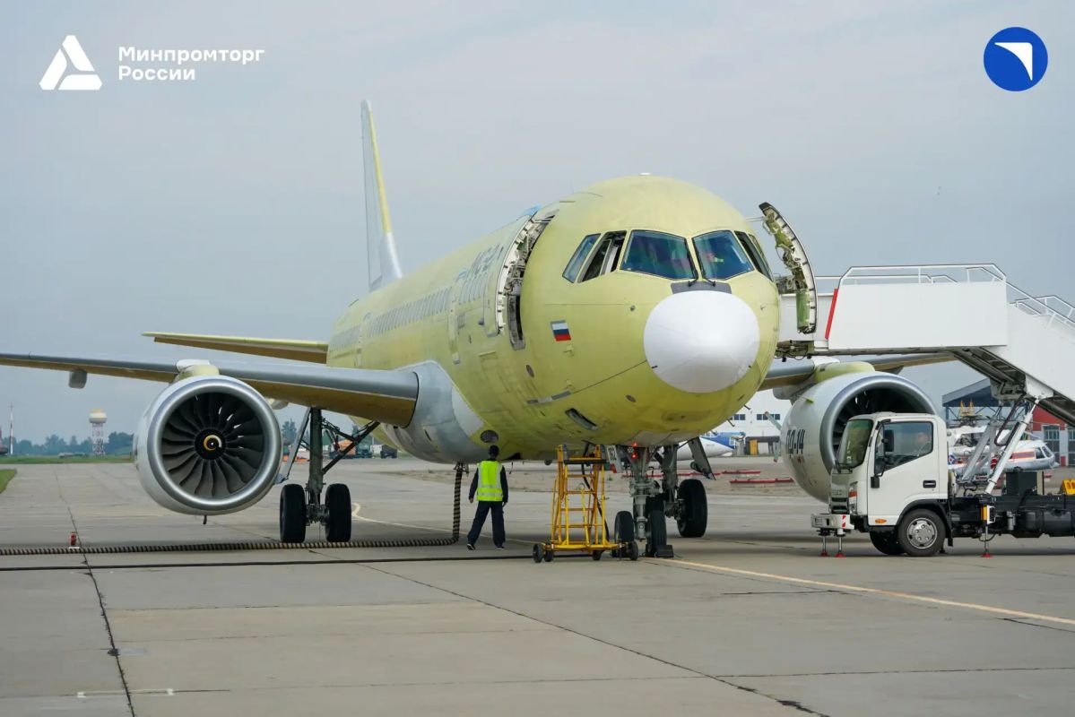 Первый серийный полностью импортозамещенный самолет МС-21-310 впервые поднялся в небо Первый серийный полностью импортозамещенный самолет МС-21-310 впервые поднялся в небо