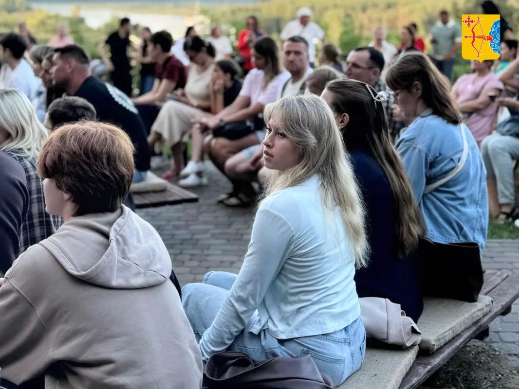 В Александровском саду Кирова состоялся музыкальный вечер «Квартирник» В Александровском саду Кирова состоялся музыкальный вечер «Квартирник»
