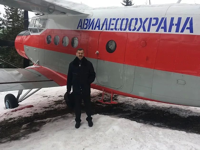 «600 раз спускался с вертолета в горящий лес»: история ветерана КОГСАУ «Лесоохрана» Профессионалом своего дела является Андрей Юрьевич Червяков, ветеран КОГСАУ «Лесоохрана», чей трудовой стаж в отрасли насчитывает 40 лет.... «600 раз спускался с вертолета в горящий лес»: история ветерана КОГСАУ «Лесоохрана» Профессионалом своего дела является Андрей Юрьевич Червяков, ветеран КОГСАУ «Лесоохрана», чей трудовой стаж в отрасли насчитывает 40 лет....