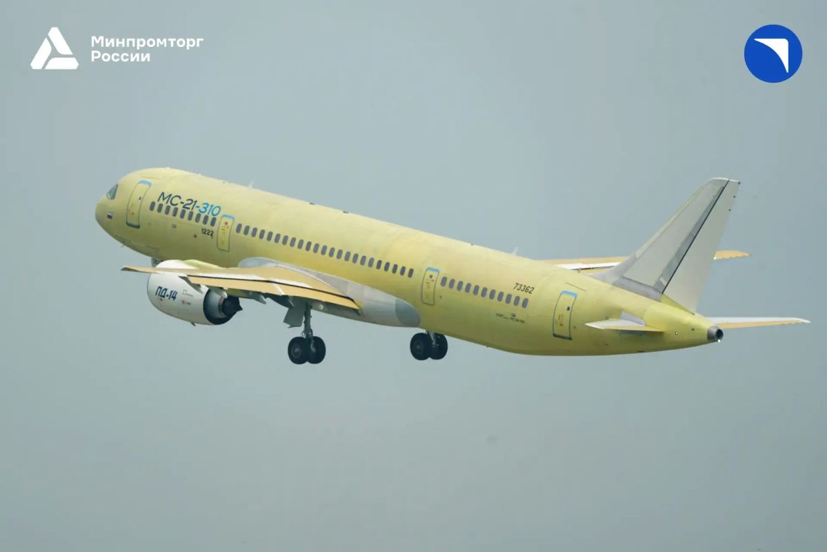 Первый серийный полностью импортозамещенный самолет МС-21-310 впервые поднялся в небо Первый серийный полностью импортозамещенный самолет МС-21-310 впервые поднялся в небо