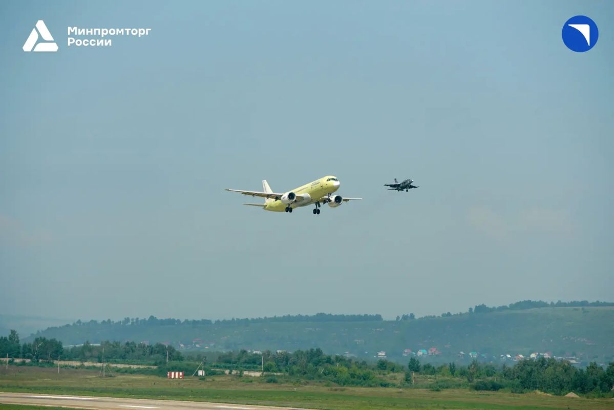 Первый серийный полностью импортозамещенный самолет МС-21-310 впервые поднялся в небо Первый серийный полностью импортозамещенный самолет МС-21-310 впервые поднялся в небо