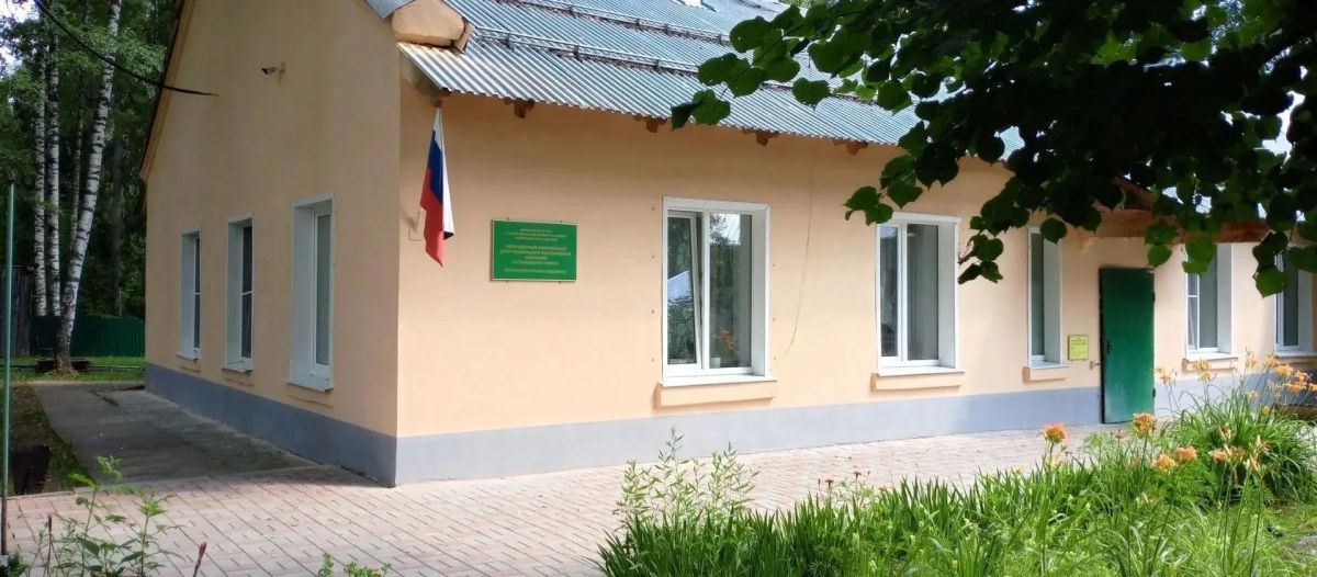 В геронтологическом отделении поселка Октябрьский Слободского района обновили фасад