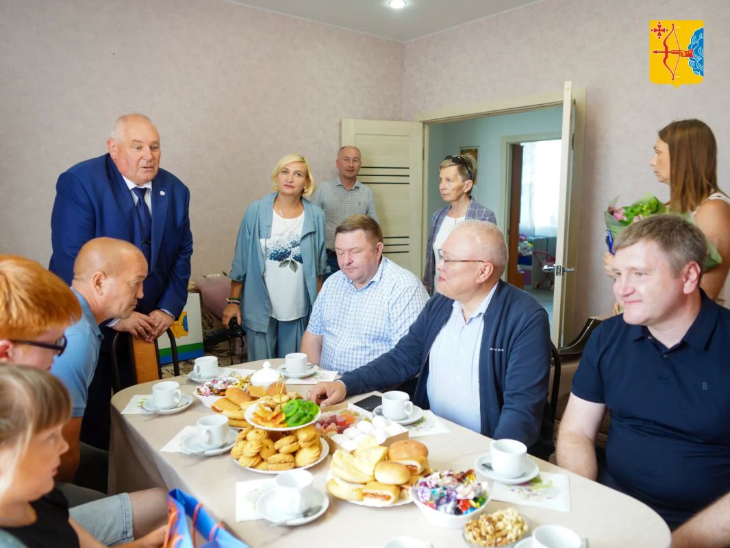 Для учительской семьи в селе Рождественском построили новый дом