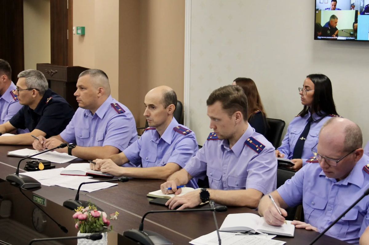 В следственном управлении Следственного комитета Российской Федерации по Кировской области состоялось оперативное совещание, посвященное подведению итогов работы за первое полугодие 2026 года В следственном управлении Следственного комитета Российской Федерации по Кировской области состоялось оперативное совещание, посвященное подведению итогов работы за первое полугодие 2026 года