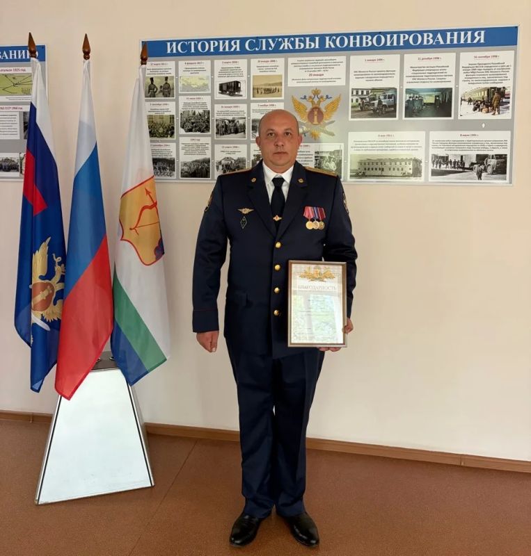 В Кирове сотруднику УФСИН и его сыну удалось поймать четырехлетнего ребенка, упавшего с четвертого этажа