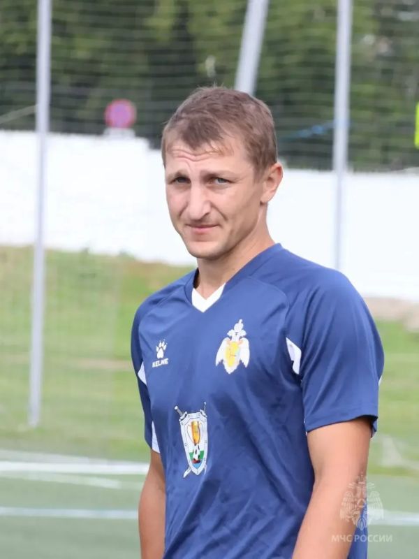 Кировские спасатели встретят День физкультурника на футболе Кировские спасатели встретят День физкультурника на футболе