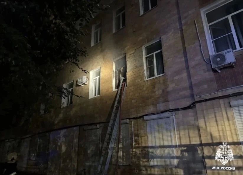 Чудом спасли детей: пожар вспыхнул в детском отделении больницы в Подольске Чудом спасли детей: пожар вспыхнул в детском отделении больницы в Подольске