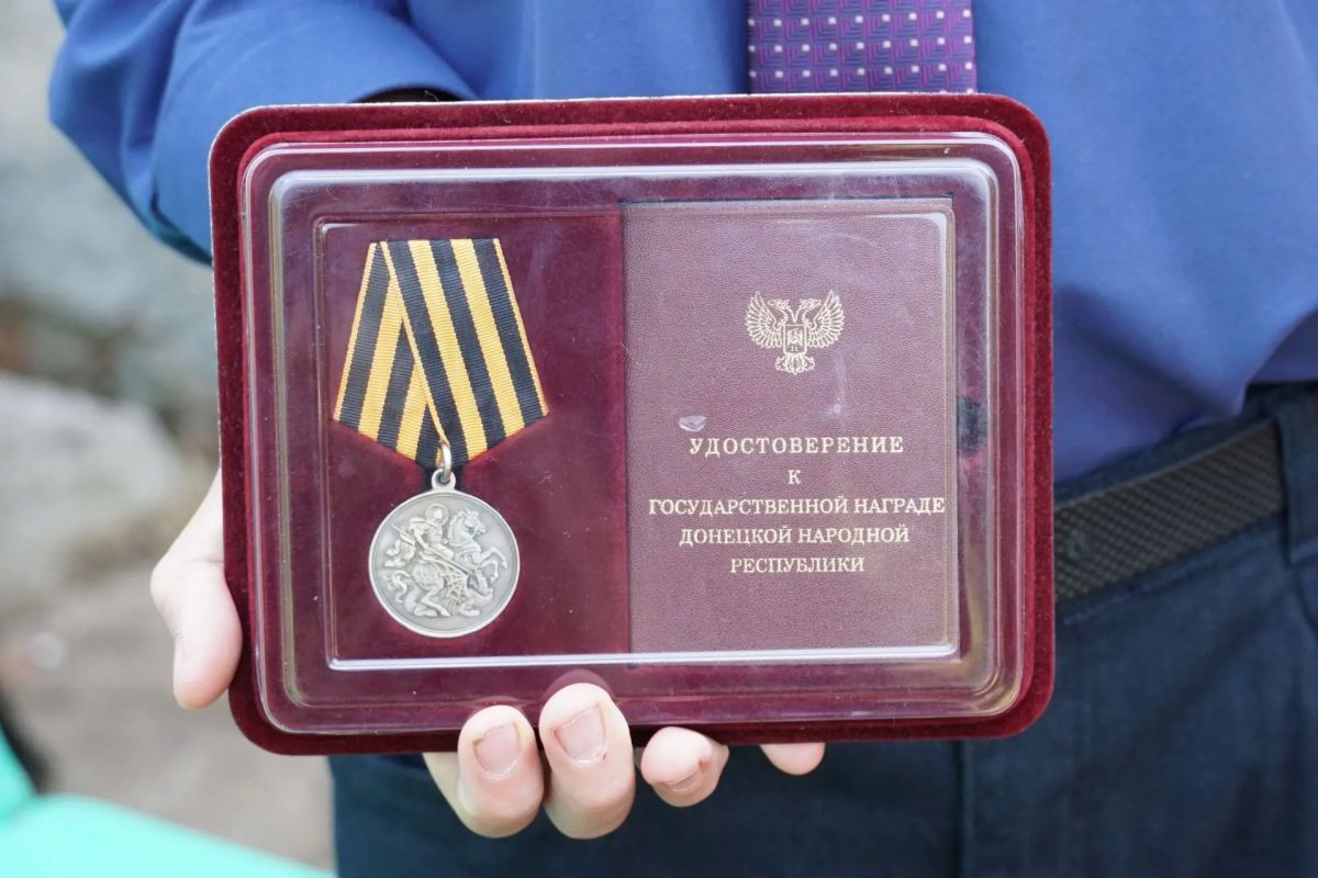 В селе Пищалье Оричевского района Кировской области состоялась церемония открытия мемориальной доски, посвященной военнослужащему Росгвардии сержанту Андрею Курбатову В селе Пищалье Оричевского района Кировской области состоялась церемония открытия мемориальной доски, посвященной военнослужащему Росгвардии сержанту Андрею Курбатову