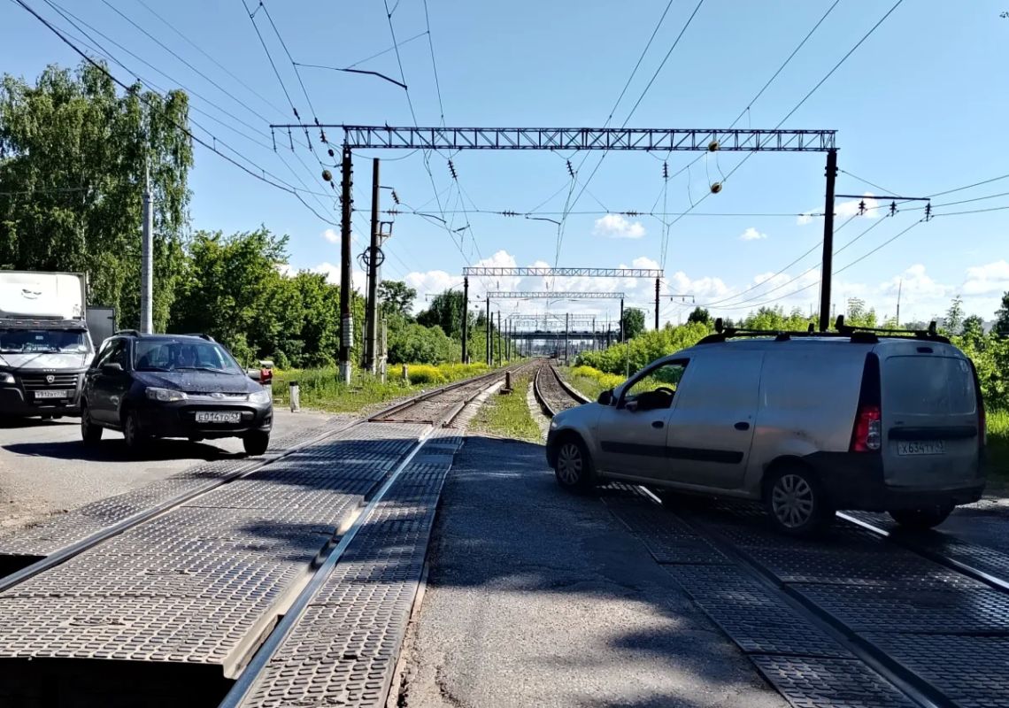 За семь месяцев 2026 года на железнодорожных переездах Горьковской железной дороги в Кировской области водители нарушили ПДД девять раз