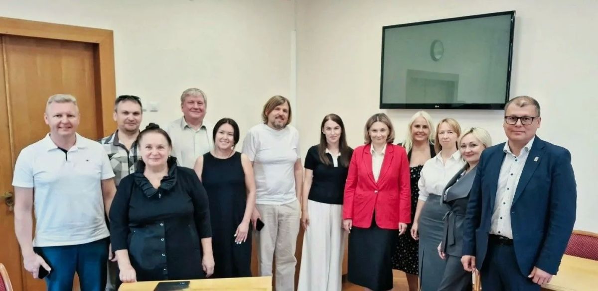 В Кировской области обсудили развитие креативных (творческих) индустрий и дальнейшее внедрение Регионального стандарта развития креативных (творческих) индустрий В Кировской области обсудили развитие креативных (творческих) индустрий и дальнейшее внедрение Регионального стандарта развития креативных (творческих) индустрий
