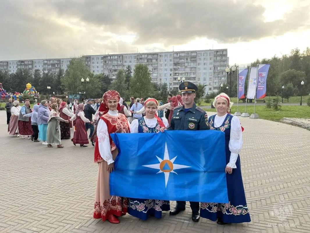 #ХороводыРоссии. Возьмемся за руки, друзья, и встанем в хоровод! Сегодня по всей стране проходит 10-й фестиваль «Хороводы России» #ХороводыРоссии. Возьмемся за руки, друзья, и встанем в хоровод! Сегодня по всей стране проходит 10-й фестиваль «Хороводы России»