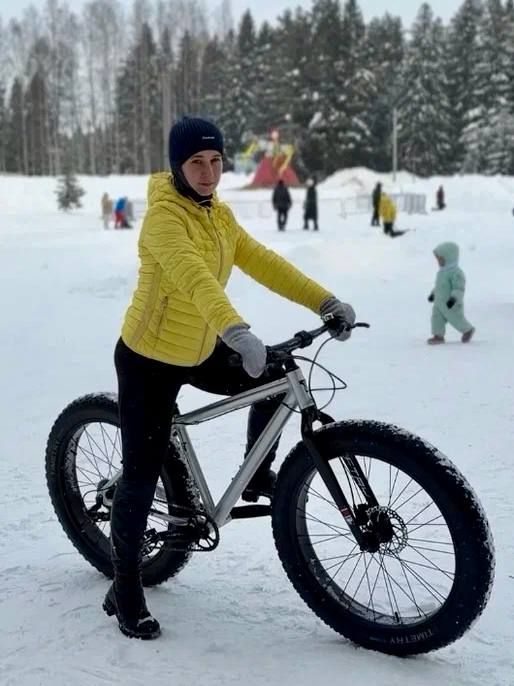 Анна Седых – человек, в котором удивительным образом сочетаются твердость характера, доброта и женская хрупкость Анна Седых – человек, в котором удивительным образом сочетаются твердость характера, доброта и женская хрупкость