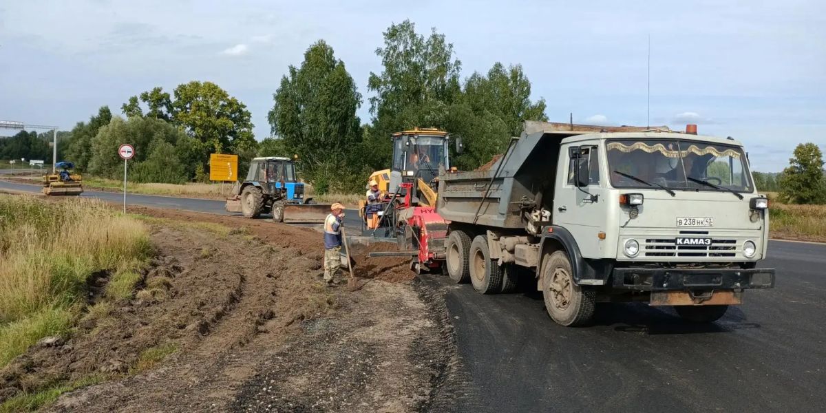 В Уржумском округе подходят к концу дорожные работы на участке автодороги Киров – Малмыж – Вятские Поляны