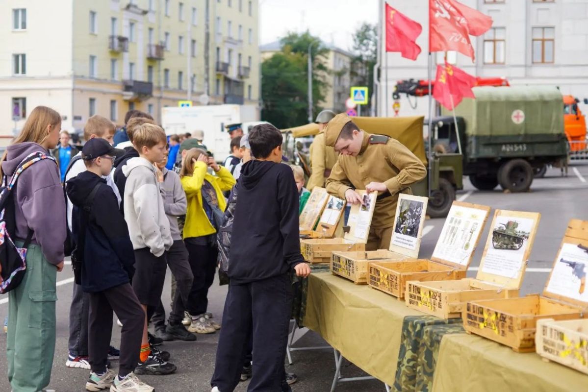 Динозавры на Театралке! И не только они Динозавры на Театралке! И не только они