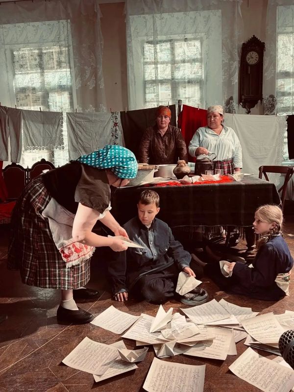 Кино как яркое проявление креативных (творческих) индустрий Кино как яркое проявление креативных (творческих) индустрий