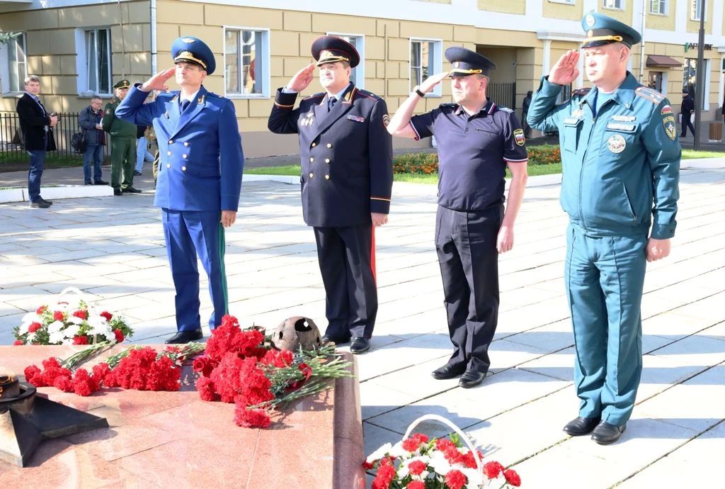 Полицейские Кировской области принимают участие в мероприятиях, посвященных 81-й годовщине окончания Второй мировой войны Полицейские Кировской области принимают участие в мероприятиях, посвященных 81-й годовщине окончания Второй мировой войны