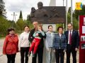 В Омутнинске у здания физкультурно-оздоровительного комплекса открыли барельеф олимпийскому чемпиону по лыжным гонкам, почётному гражданину Омутнинска и Кирова Юрию Георгиевичу Скобову