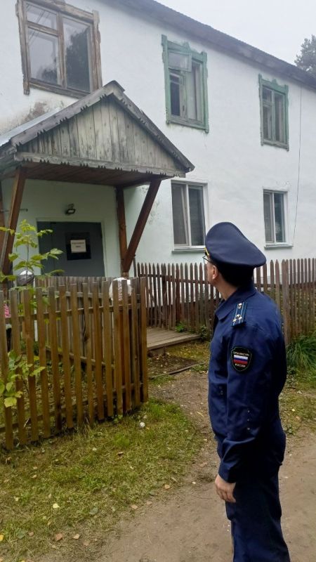 Заместитель прокурора Кировской области Сергей Хлопунов провел #личныйприем граждан в пгт Мирный Оричевского района Заместитель прокурора Кировской области Сергей Хлопунов провел #личныйприем граждан в пгт Мирный Оричевского района