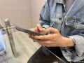 В Забайкалье у женщины конфисковали телефон из-за публикации фейкового изображения медведя