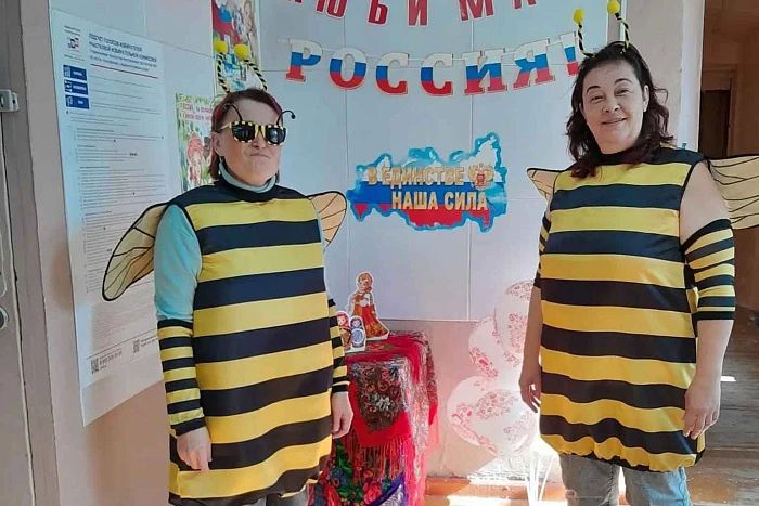 Жители Кировской области приходят на выборы в необычных костюмах