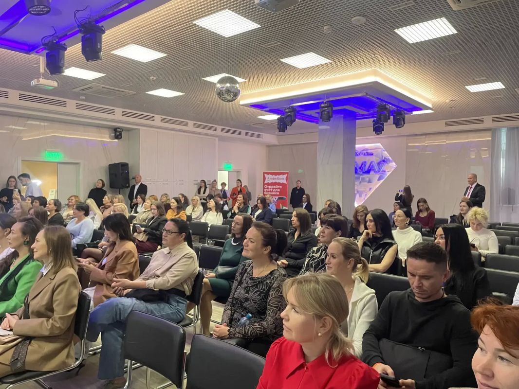 В Кирове прошла конференция «Бизнес по-женски: гармония, поддержка, креатив» В Кирове прошла конференция «Бизнес по-женски: гармония, поддержка, креатив»