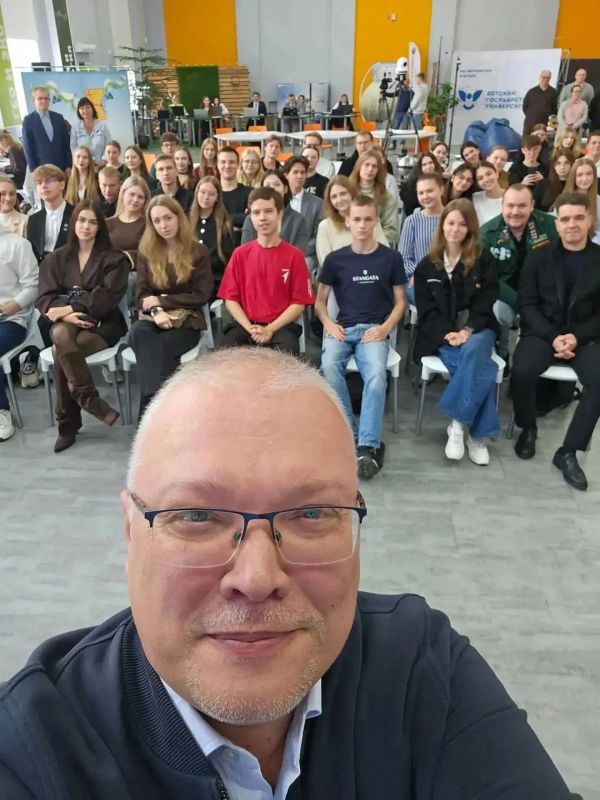 Губернатор Кировской области Александр Соколов посетил Центр общественного наблюдения за выборами Губернатор Кировской области Александр Соколов посетил Центр общественного наблюдения за выборами