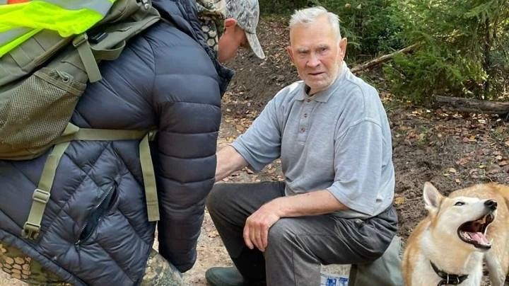 87-летний дедушка заблудился в лесу и провел там восемь суток — он выжил, питаясь сырыми грибами