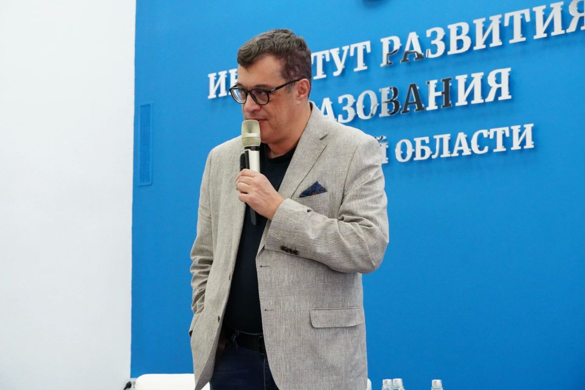«Поделись своим Знанием»: в Кирове Максим Поташев встретился со школьниками и их родителями «Поделись своим Знанием»: в Кирове Максим Поташев встретился со школьниками и их родителями