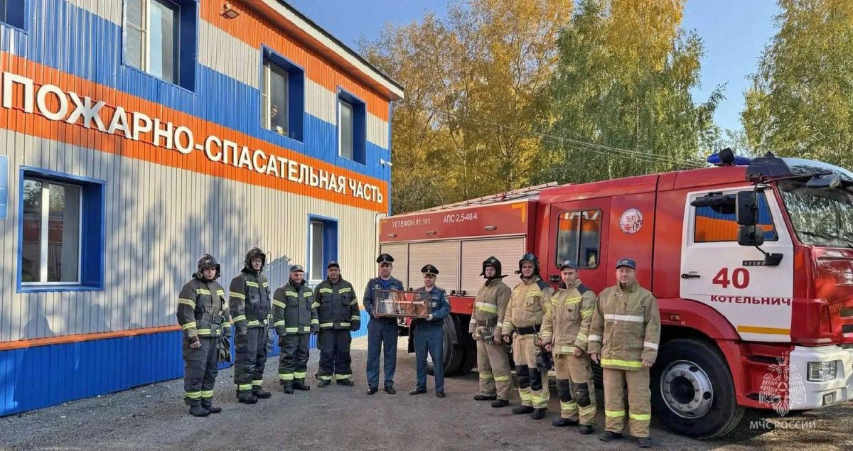 Всероссийская эстафета огнеборцев проходит по территории Кировской области Всероссийская эстафета огнеборцев проходит по территории Кировской области
