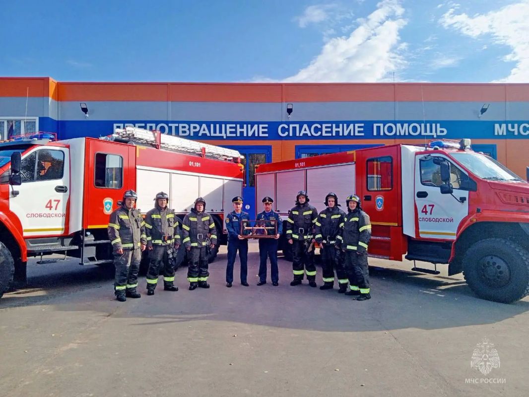Всероссийская эстафета огнеборцев проходит по территории Кировской области Всероссийская эстафета огнеборцев проходит по территории Кировской области
