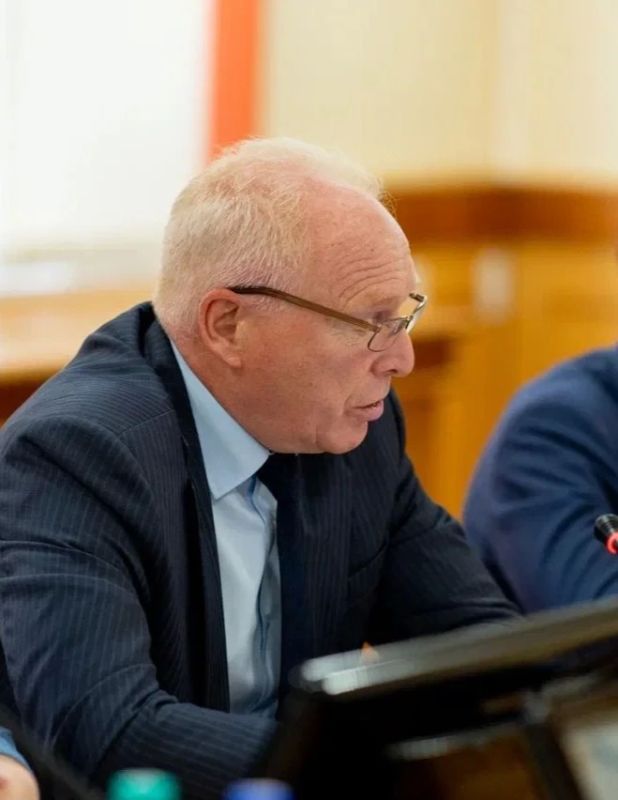 Александр Соколов: На встрече с руководителями отделений политических партий, прошедших в Заксобрание области по итогам выборов 18-20 сентября, коллеги предложили для организации более конструктивного взаимодействия между... Александр Соколов: На встрече с руководителями отделений политических партий, прошедших в Заксобрание области по итогам выборов 18-20 сентября, коллеги предложили для организации более конструктивного взаимодействия между...