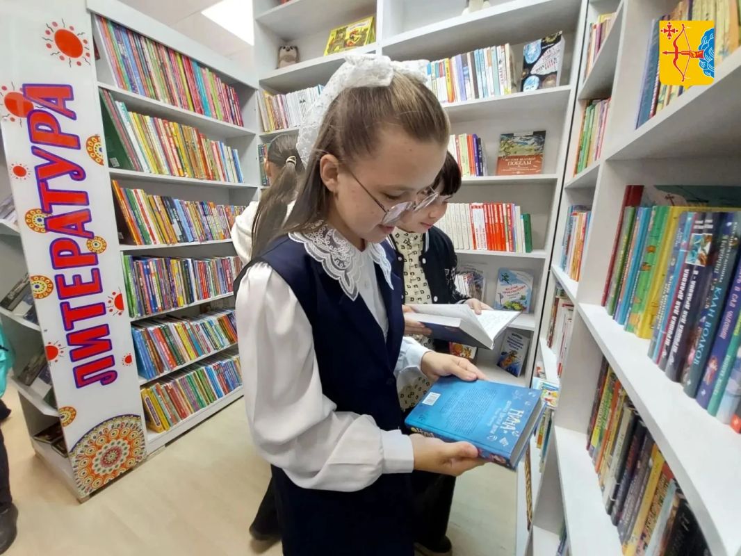 В деревне Леваны Фаленского района открылась обновленная библиотека имени Владимира Ситникова