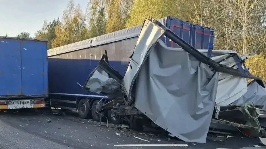 В Кировской области возбуждено уголовное дело после смертельного ДТП с грузовиками