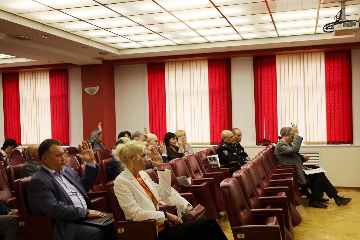 В Кирове прошло заседание Общественного совета при УМВД России по Кировской области В Кирове прошло заседание Общественного совета при УМВД России по Кировской области