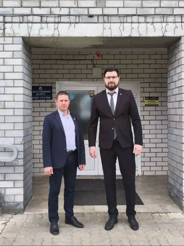 Министр спорта Кировской области Сергей Сулик представил коллективу спортивной школы олимпийского резерва «Перекоп» исполняющего обязанности директора