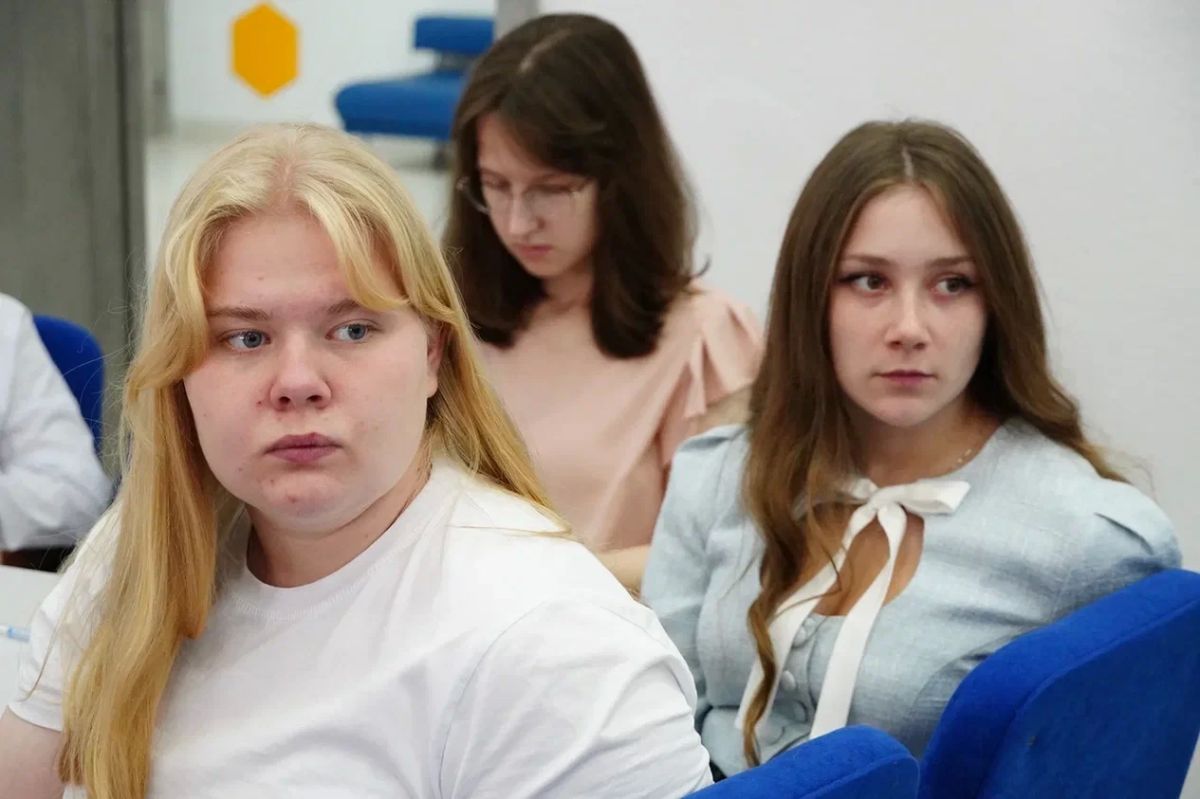 В Кировской области между земскими учителями и молодыми педагогами состоялся профессиональный диалог В Кировской области между земскими учителями и молодыми педагогами состоялся профессиональный диалог