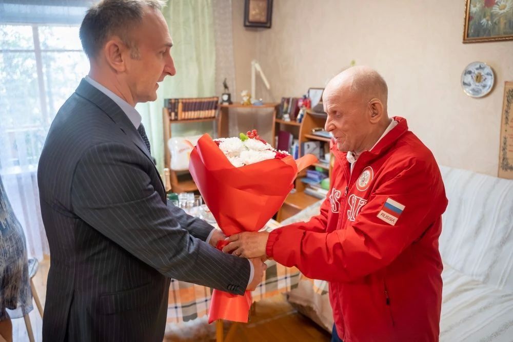 Почётному гражданину Кирова Анатолию Казаковцеву исполнилось 90 лет