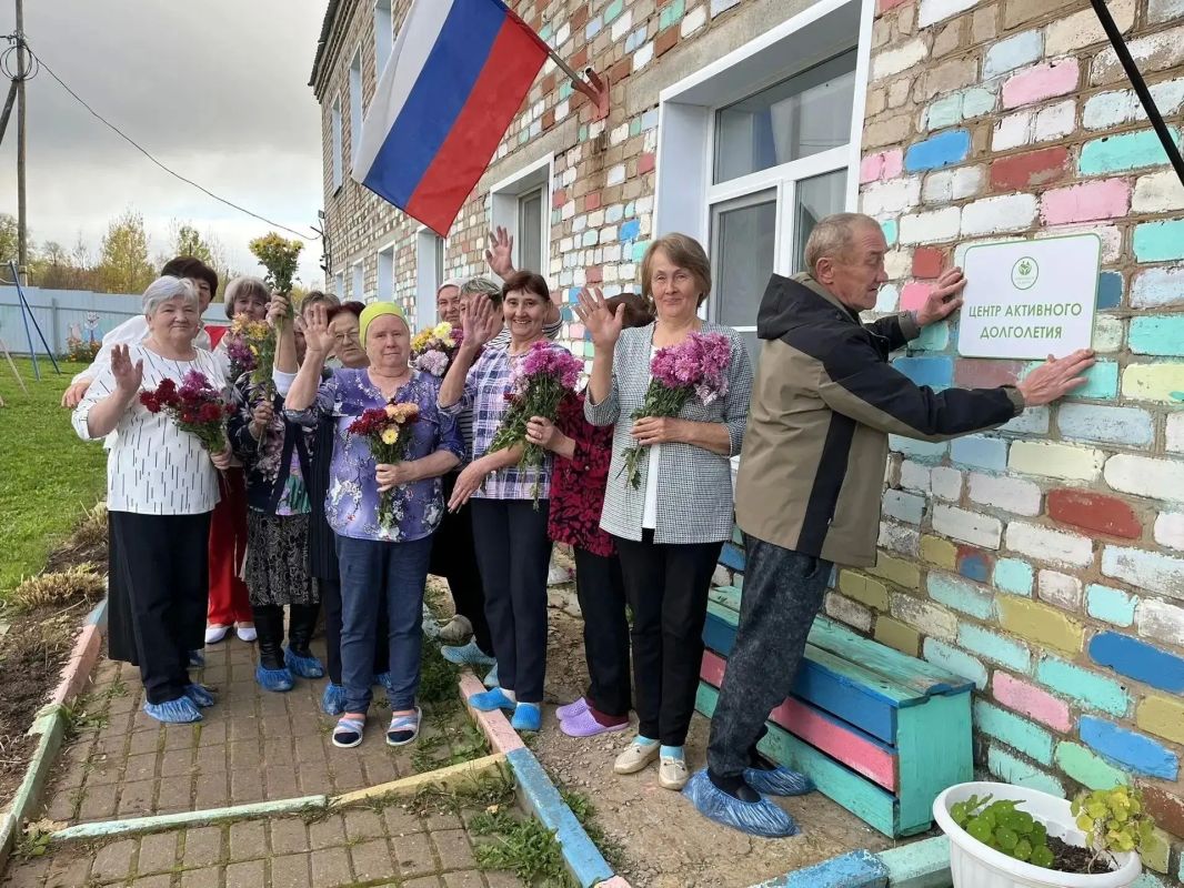 В Унинском районе открылся центр активностей «Сурвайское долголетие» В Унинском районе открылся центр активностей «Сурвайское долголетие»