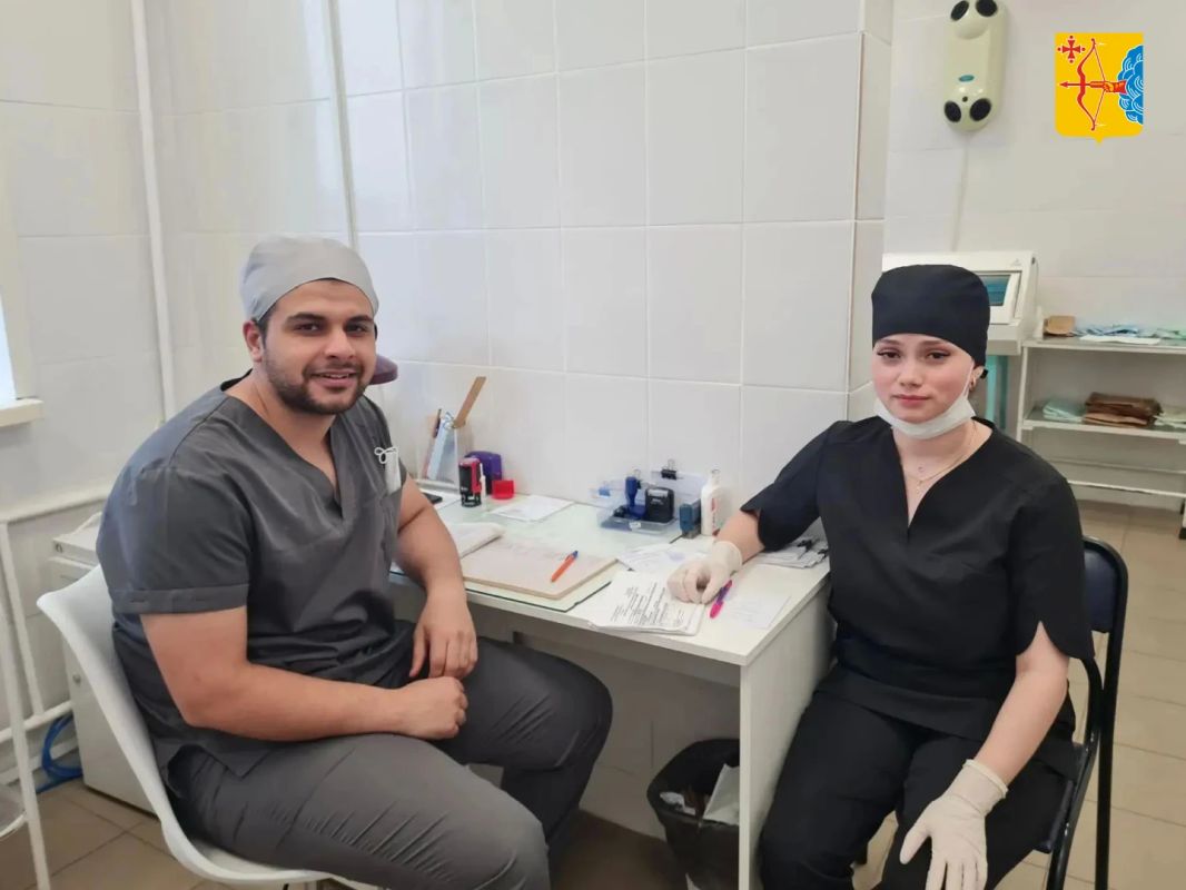 В Зуевскую центральную районную больницу за последние месяцы пришли работать 13 специалистов: 6 врачей (акушер-гинеколог, терапевты и стоматологи) и 7 медицинских сестер В Зуевскую центральную районную больницу за последние месяцы пришли работать 13 специалистов: 6 врачей (акушер-гинеколог, терапевты и стоматологи) и 7 медицинских сестер