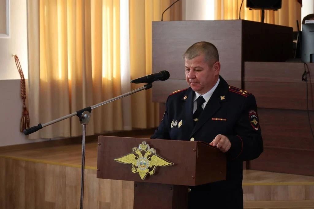 В УМВД поздравили сотрудников и ветеранов с днём уголовного розыска В УМВД поздравили сотрудников и ветеранов с днём уголовного розыска