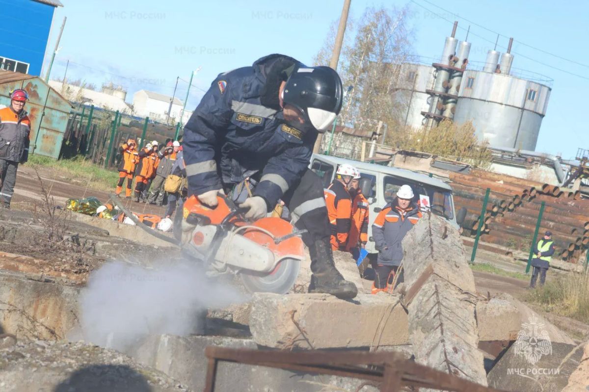 В Кирове на ТЭЦ-4 прошли совместные учения В Кирове на ТЭЦ-4 прошли совместные учения