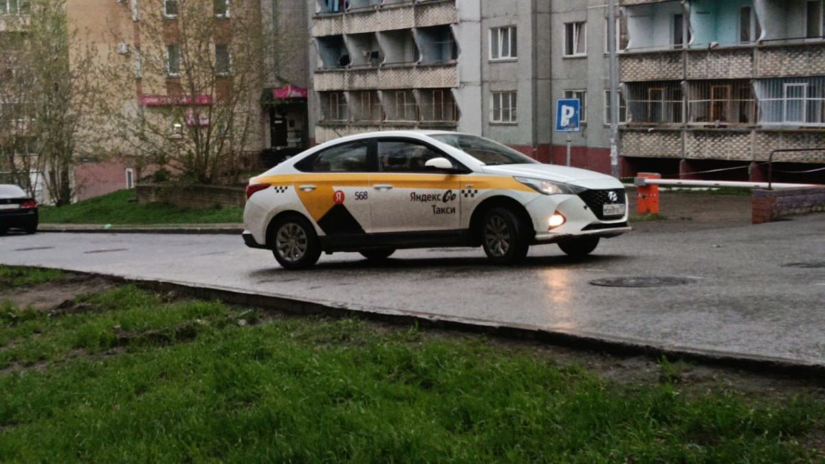 В Кировской области запустят льготные поездки в такси для многодетных семей
