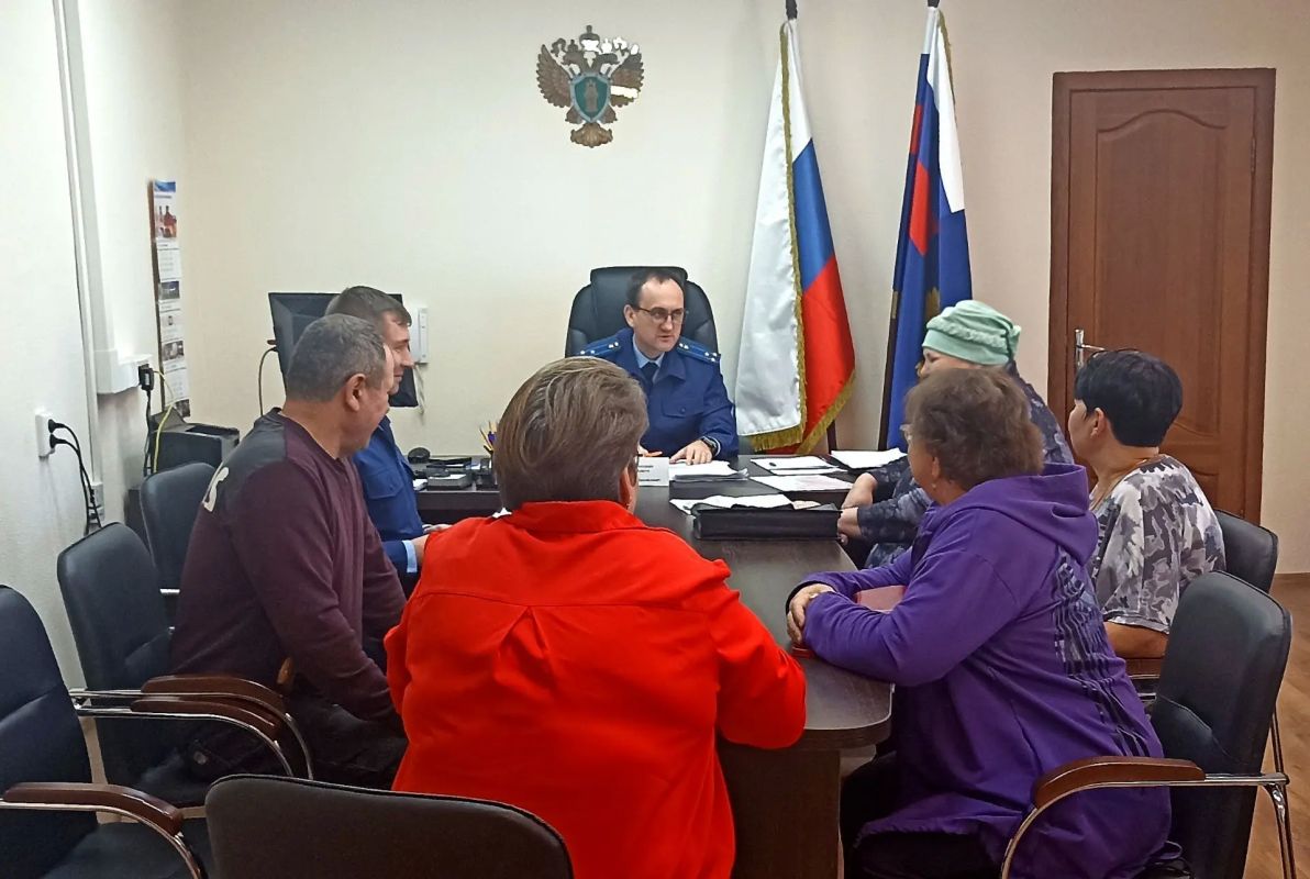 #проверка #ВятскиеПоляны. Заместитель прокурора Кировской области Сергей Хлопунов провел личный прием граждан в Вятскополянском районе и оперативное совещание с руководством органов местного самоуправления, встретился с...