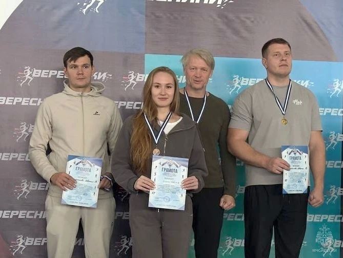 Кировские спасатели - чемпионы по плаванию!