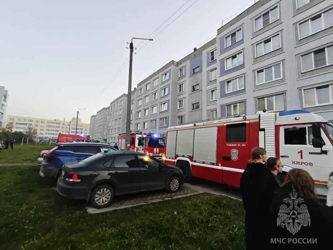 В Коминтерне при пожаре в пятиэтажке эвакуировали подъезд В Коминтерне при пожаре в пятиэтажке эвакуировали подъезд