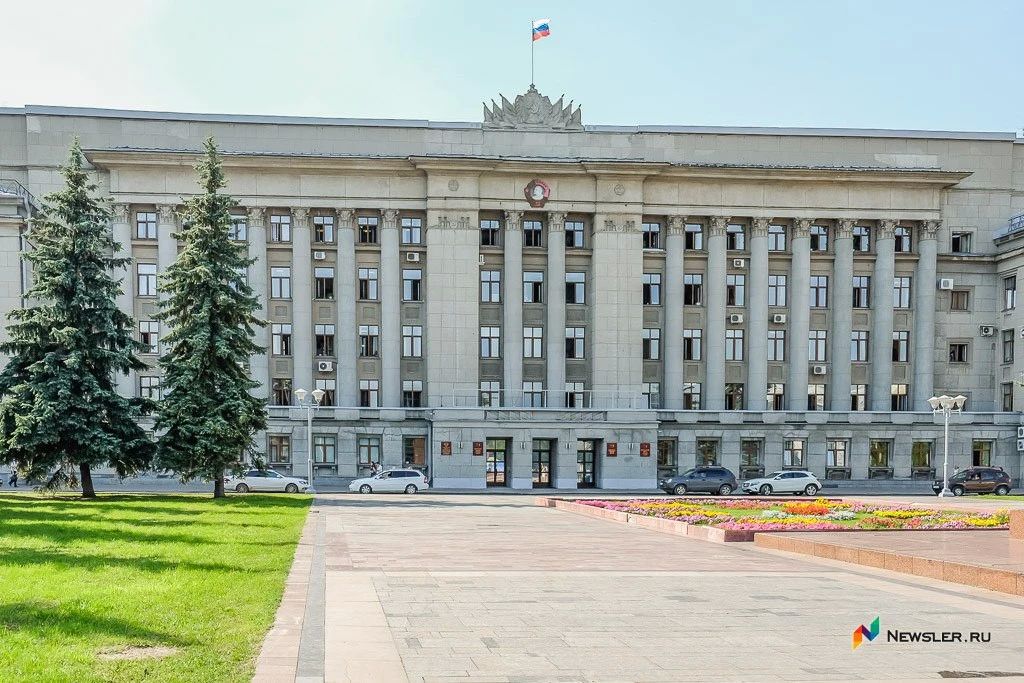 Руководитель администрации правительства Кировской области Алексей Комаров награжден орденом Почета