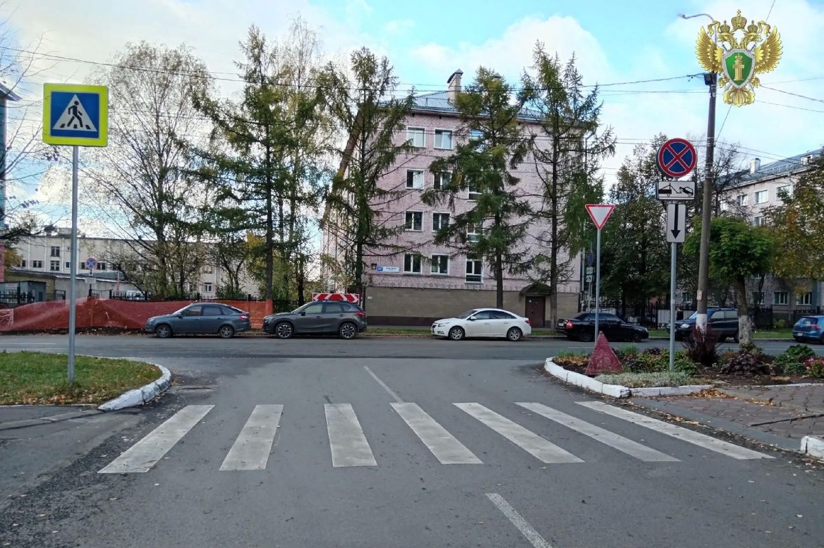 В Кирове на пересечении Стального переулка с улицами Маклина и Молодой Гвардии появилась дорожная разметка
