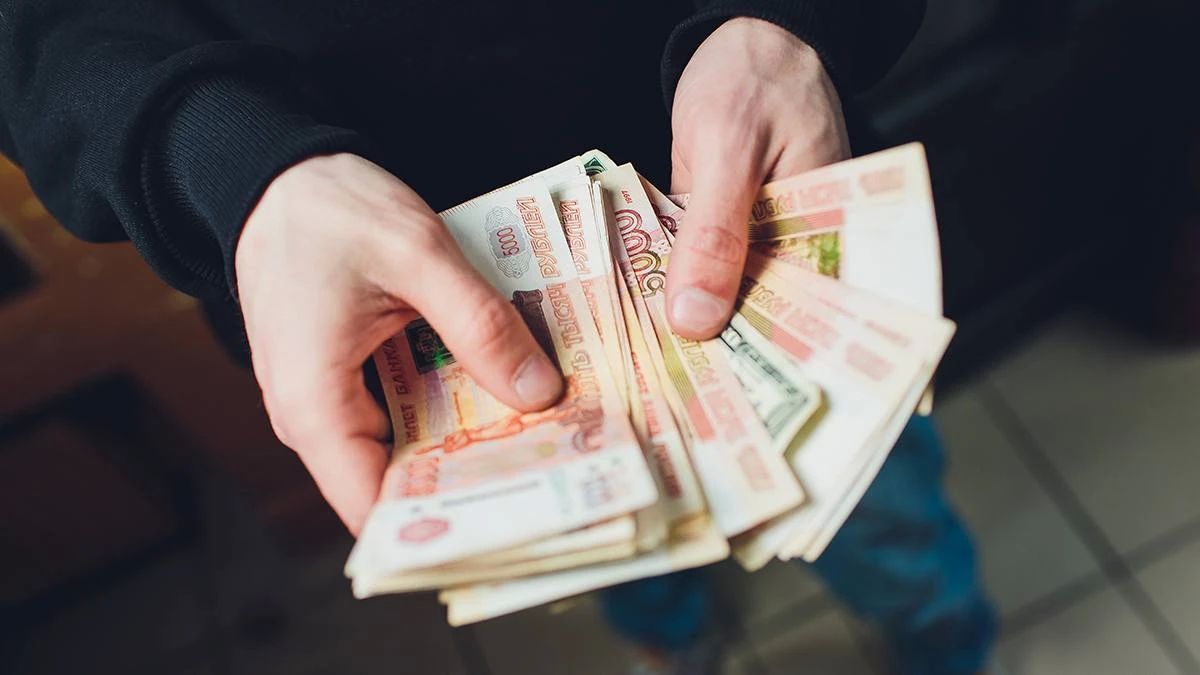 Пенсионерка из Кирова отдала мошенникам 15 миллионов рублей из-за фейкового капремонта